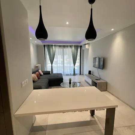 דירה Chez Flo *